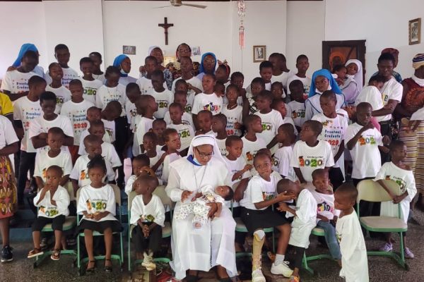 Children-inside-the-church-part-2.jpeg